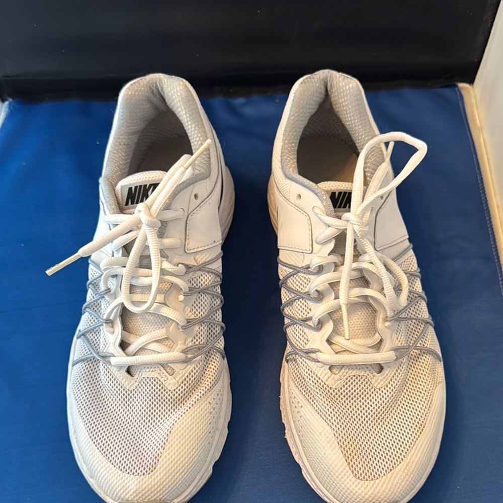Nike‎ women’s White Athletic Shoes size 9